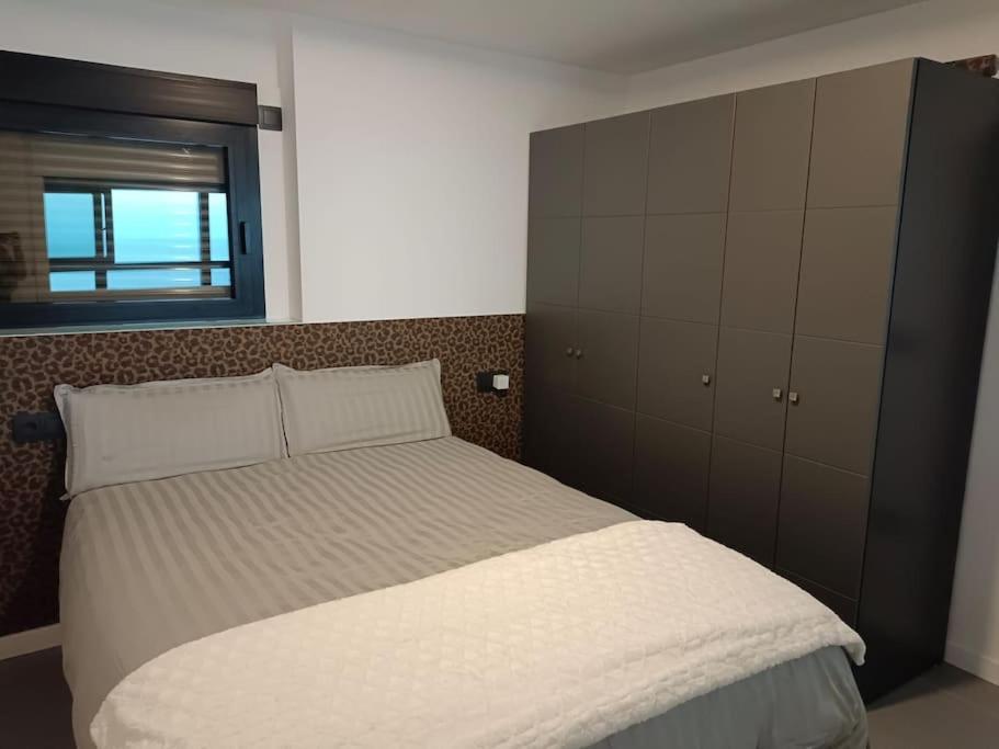 Estupendo Apartamento En Planta 23 Primera Linea Бенидорм Экстерьер фото